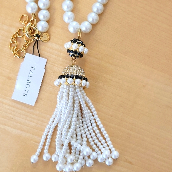 Talbots Pearl Earring and Necklace - Picture 4 of 6